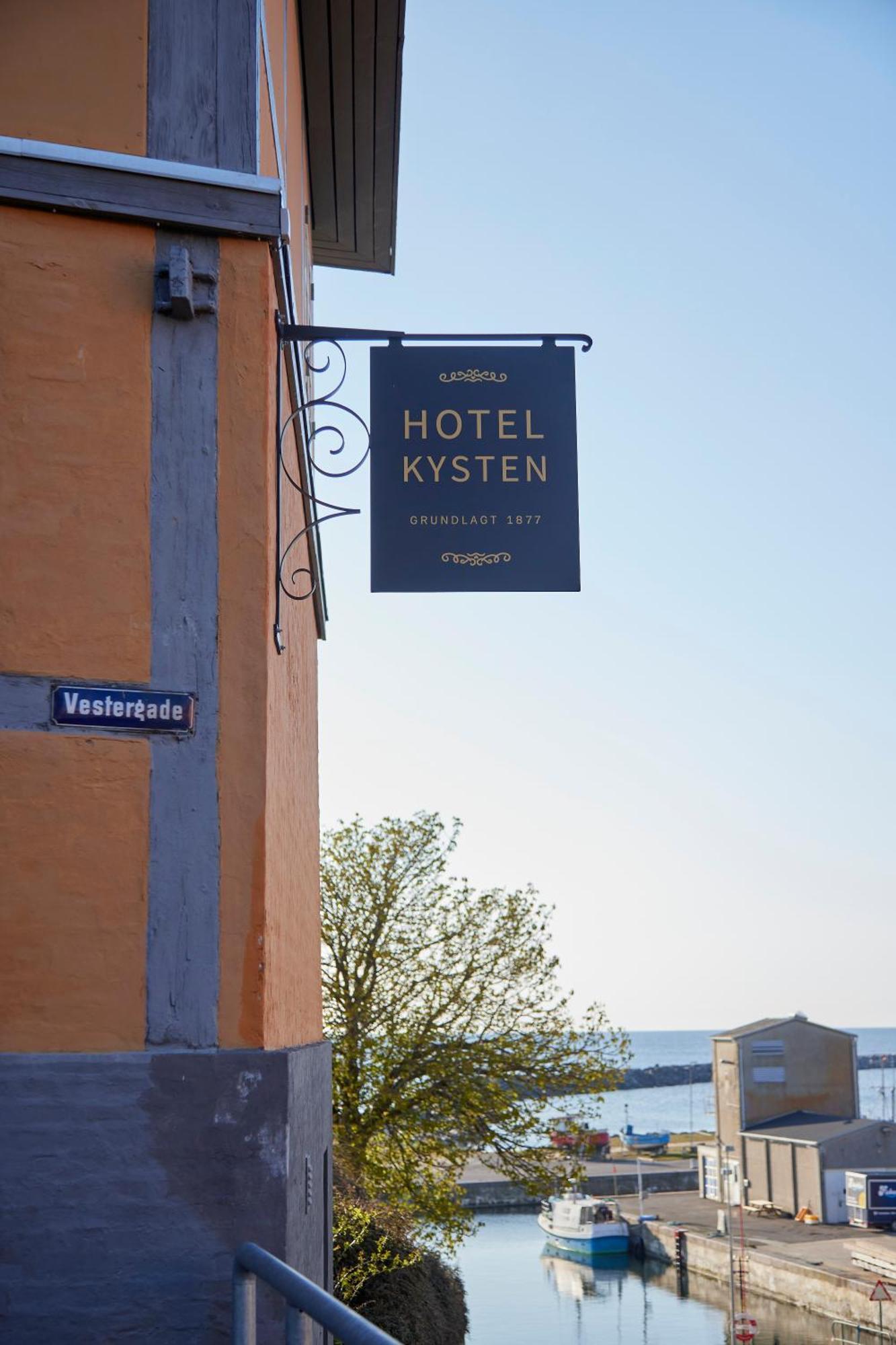 Hotel Kysten Hasle Extérieur photo