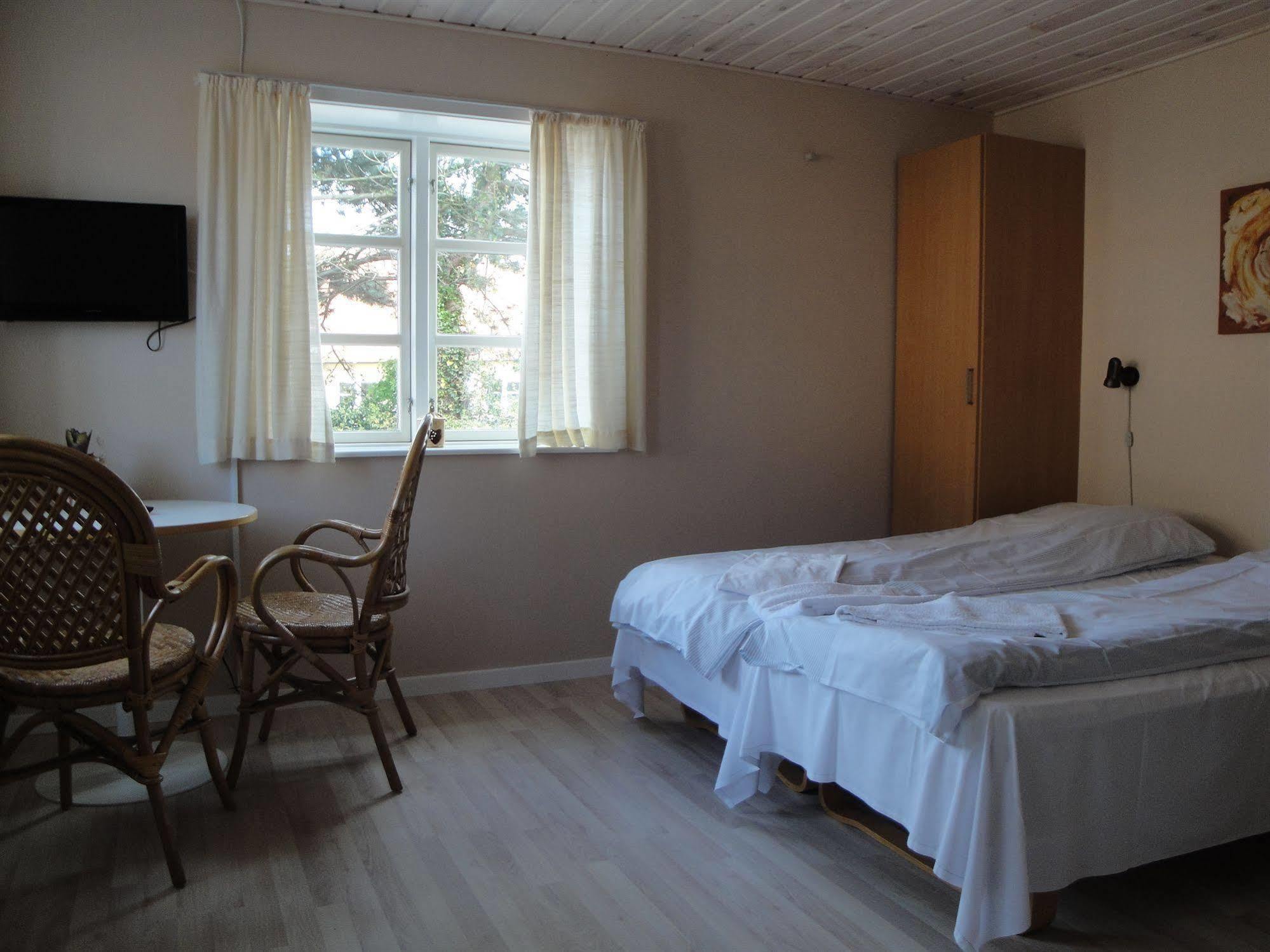 Hotel Kysten Hasle Extérieur photo
