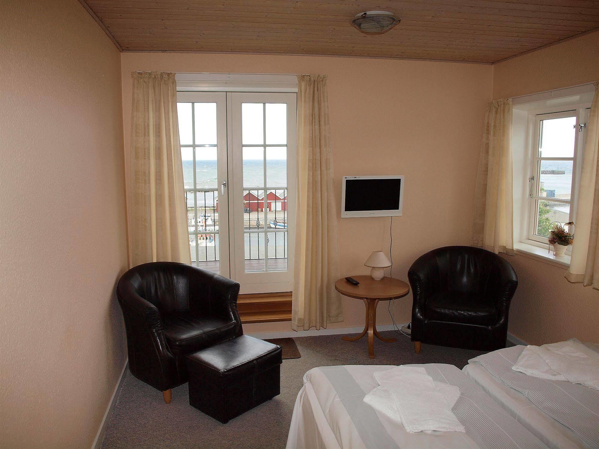 Hotel Kysten Hasle Extérieur photo